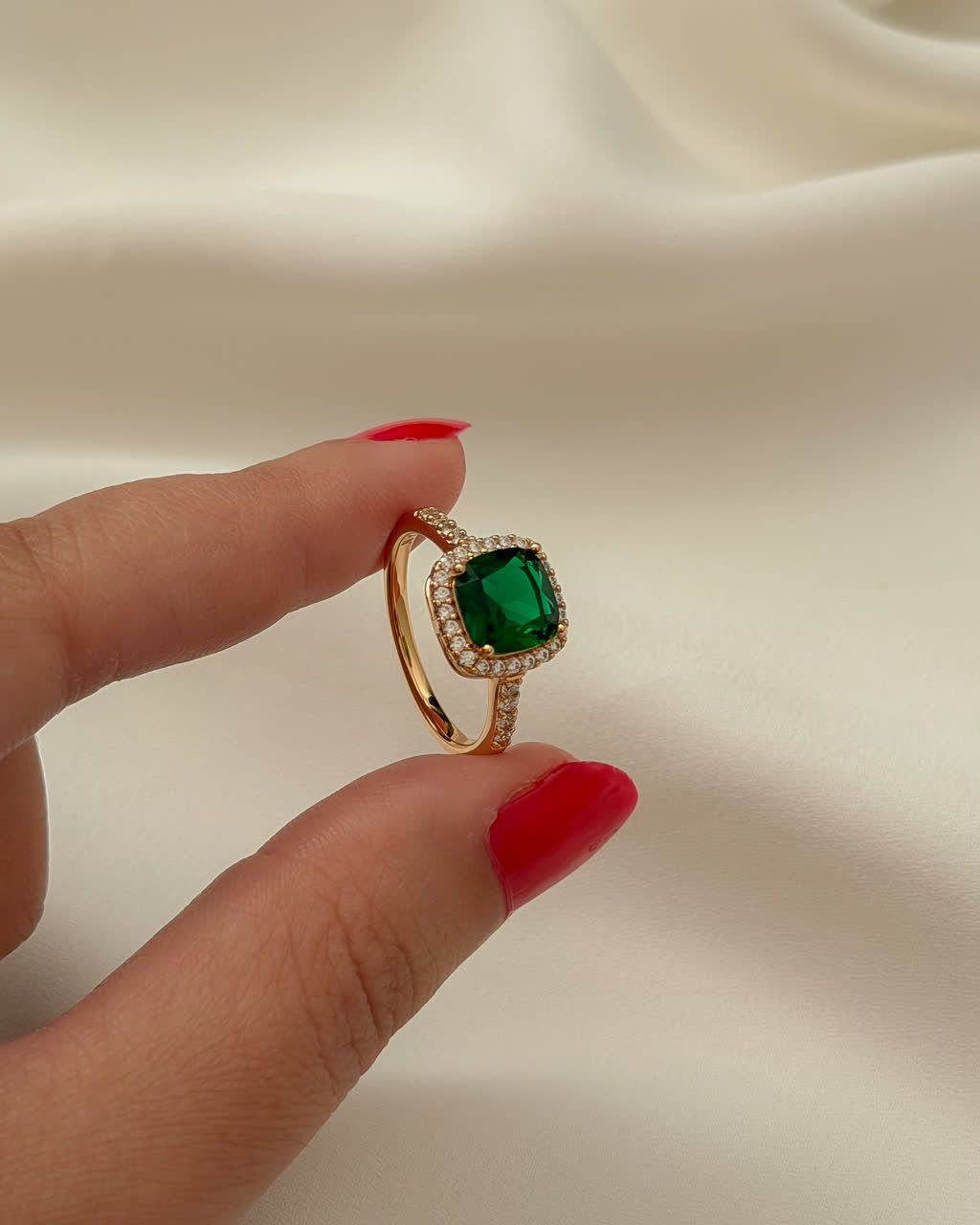 انگشتر نگین سبز ژوپینگ کد 2644